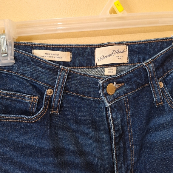 NWT Universal Thread Jeans - Picture 2 of 5